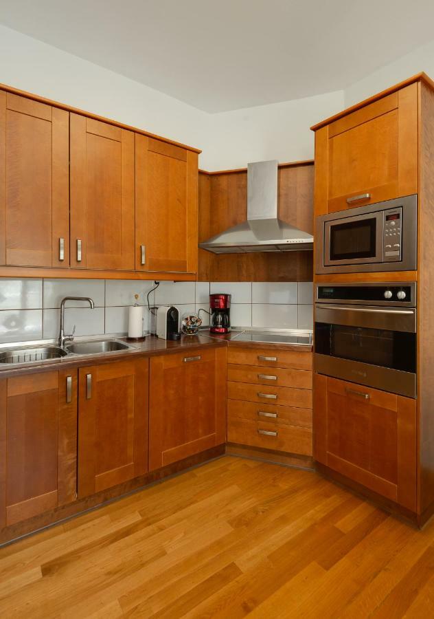 Brand-New Modern Flat In Heart Of City Thessaloniki Buitenkant foto