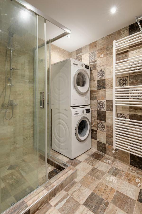 Brand-New Modern Flat In Heart Of City Thessaloniki Buitenkant foto