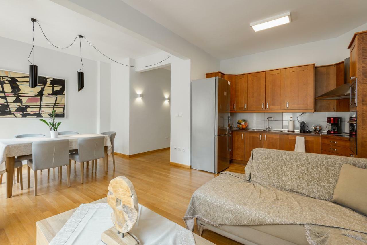 Brand-New Modern Flat In Heart Of City Thessaloniki Buitenkant foto